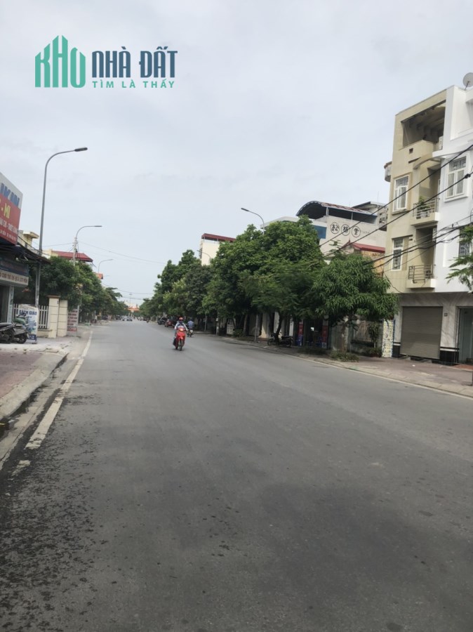 MD062170 Bán nhà mặt đường Ngô Gia Tự 4 tầng 95m2 ngang 4,5m giá 9,5 tỷ Liên hệ 0788 258 222