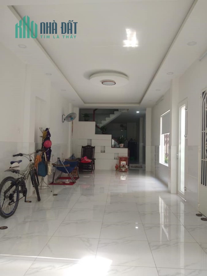 Nhà Cách Mạng Tháng 8, Quận 3, 69m2, gần mặt tiền, chỉ 7 tỷ 900.