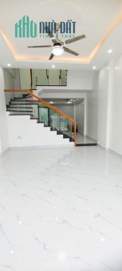 Bán nhà 45m2 tuyến 2 đường Hồ Sen II ô tô vào nhà, kinh doanh được giá chỉ có 3,2 tỷ