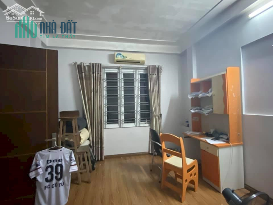 Bán nhà cạnh Công an phường Thanh Trì, 30m2 x 5T, 10m ra đường ô tô tránh, 2.4 tỷ.