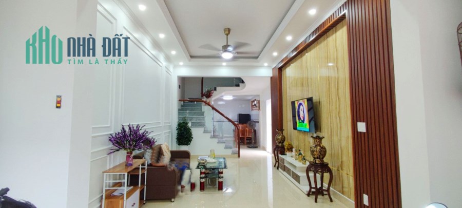Bán nhà lô góc đường Miếu Hai Xã vị trí đẹp cách mặt đường chưa đến 10 phút đi bộ - 0947814199