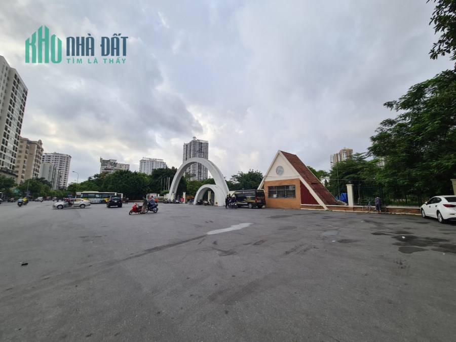Cần Cho thuê mặt bằng kinh doanh Dịch Vọng Hậu: DTSD260m2, MT7.5, giá 45tr