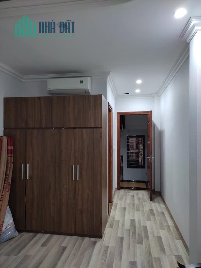 Nhà đẹp Hoàng Mai 31m x 5tầng ngõ thông bãi ô tô giá 2,7 tỷ