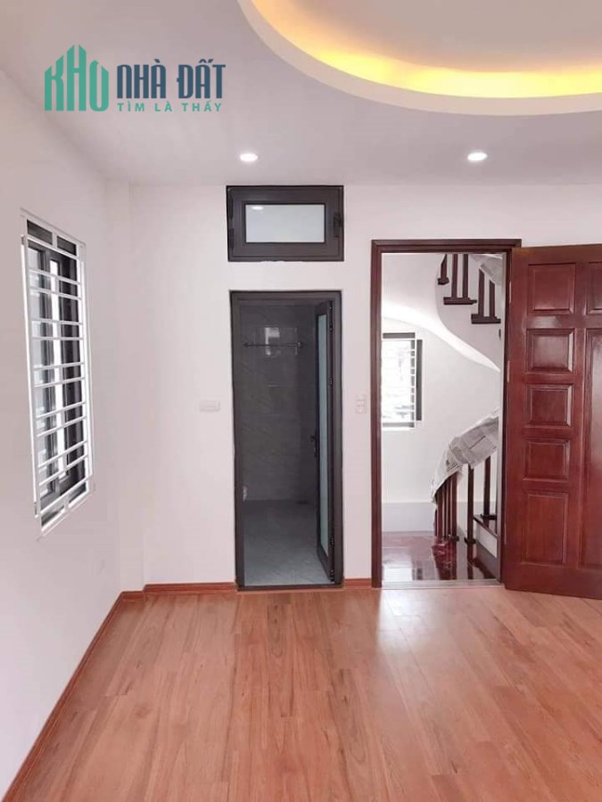 Bán nhà  Thụy Khuê, thông Hoàng Hoa Thám, Ba Đình 35m, 4 tầng, MT 3.6m giá 4 tỷ 200triệu, l