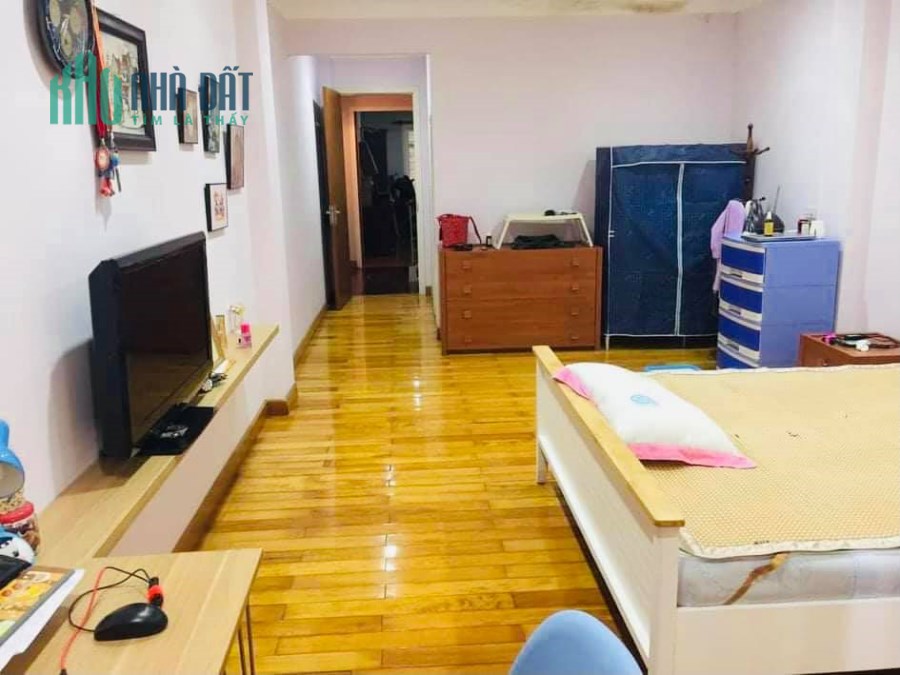 Bán nhanh siêu phẩm mặt phố Vạn Bảo, Ba Đình với 3 mặt thoáng, 70m giá chỉ nhỉnh 10 tỷ.