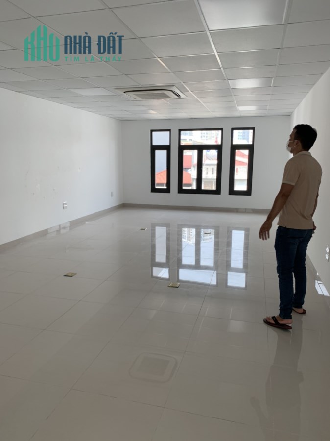 ​Cho thuê nhà nguyên căn phố Dịch Vọng: DT50m2x 6 tầng, có thang máy, 38 tr