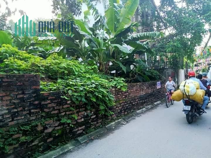 Bán đất lô góc ngõ 987 Ngô Gia Tự,Long Biên,ô tô vào đất,53m2,mt 6m giá 2,1 tỷ.Lh:0989126619.