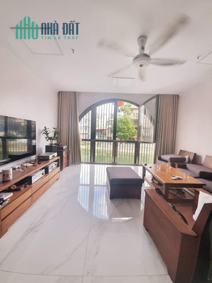 Chính chủ bán nhà 75m2, MT5,3m, Mặt hồ Ngọc Lâm, Long Biên hơn 9ty,0975299567.
