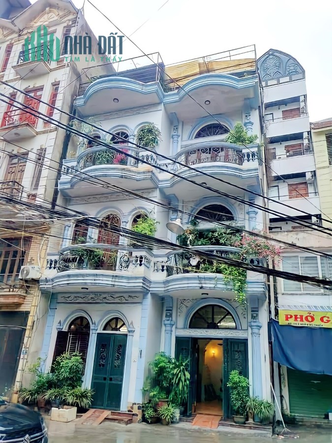 Bán nhà khu vực Giảng Võ DT 66m2 mặt tiền khủng 7,8m - kinh doanh khủng - ô tô tránh