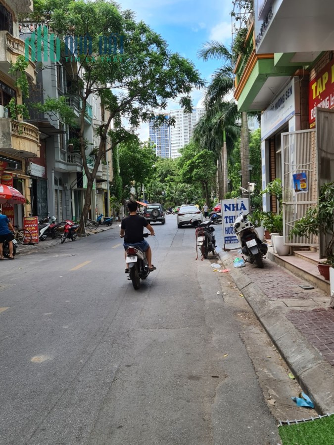 ​Cho thuê nhà riêng Phố Hoàng Sâm: DT90m2x5tầng, MT5.5m,ô tô đỗ cửa, 35tr