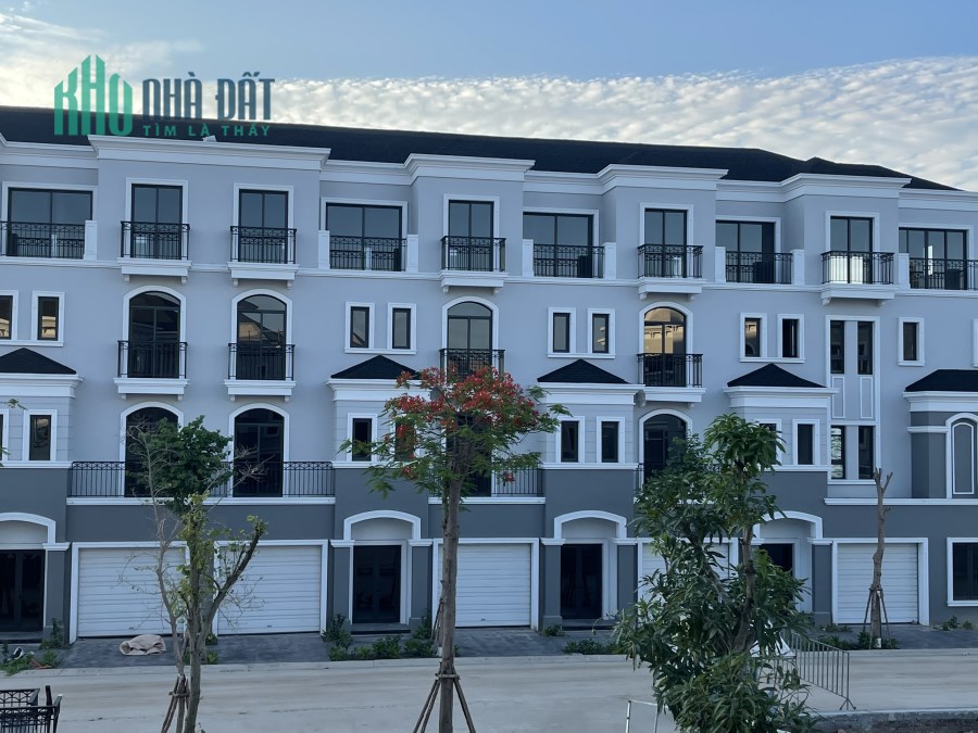 Bán cắt lỗ Nhà 4 tầng mặt biển- 325m2- sổ đỏ lâu dài, nhận nhà ngay giá 9 tỷ