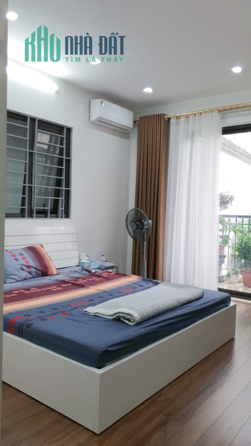Bán nhà 86m x 5T, Võ Chí Công, Cầu Giấy, Thang máy