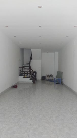 bán gấp nhà Bắc Từ Liêm, dt 40m2, 5t, hơn 3 tỷ, lô góc, gần ô tô, mới tinh. LH: 0976772692.