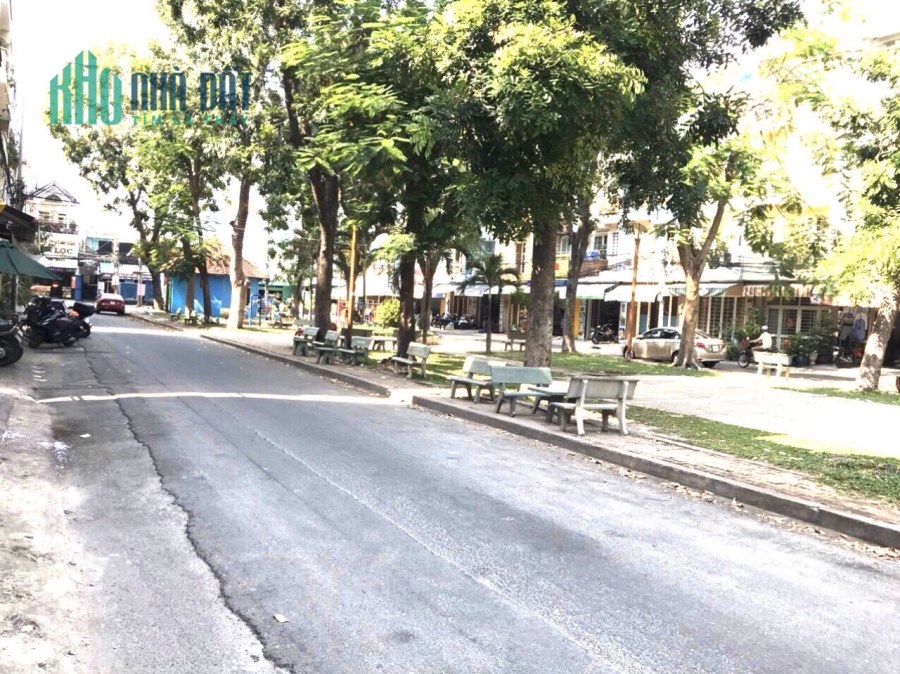 Bán nhà trông ra công viên Nguyễn Sỹ Sách Phường 15 Tân Bình