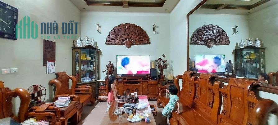 BÁN GẤP NHÀ LẠC LONG QUÂN 75M2, 5T, MT 5M, HƠN 9 TỶ, 3 THOÁNG, Ô TÔ, KINH DOANH. LH 0976772692.