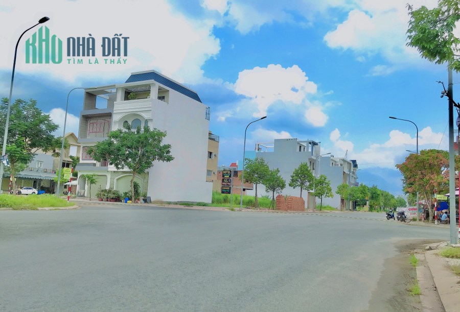 Nhà phố hiện đại bậc nhất KĐT Five Star, 1 trệt 2 lầu, 88m2 sổ hồng riêng