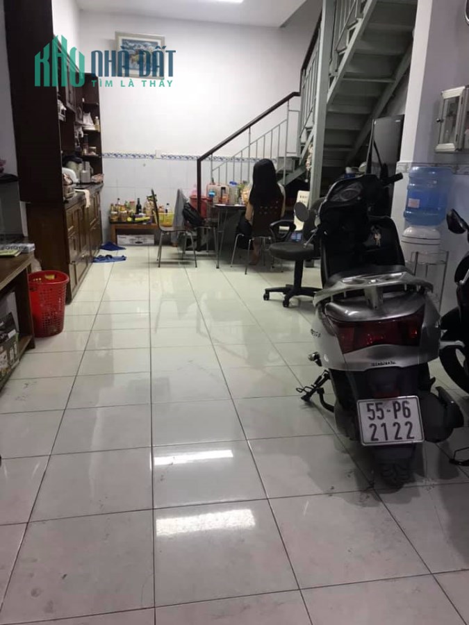 Bán nhà 40m2, 1lầu, sân thượng, giá 3,9 tỷ đường Nhất Chi Mai, P.13, Q.Tân Bình.