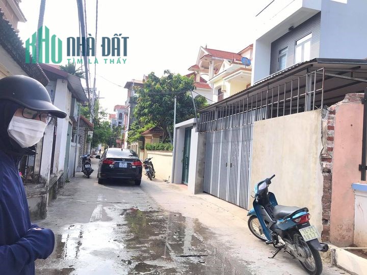 65m2 đất làng Vàng, Cổ Bi LÔ GÓC trục chính làng giá 52tr/m2 . LH 0983253436