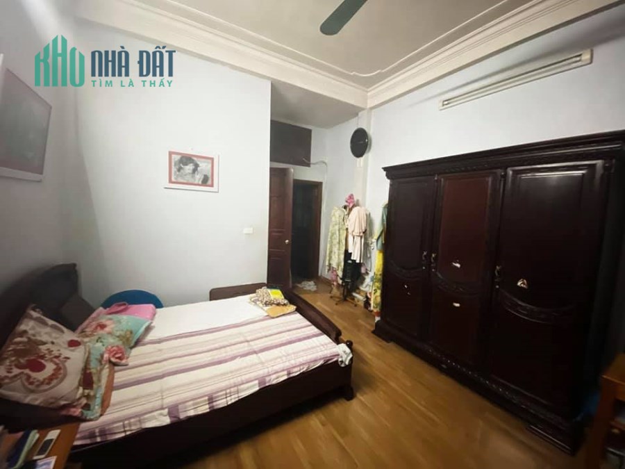 Siêu rẻ bán nhà mặt phố Hồng Hà, 38M, MT4M đẹp, thoáng, ô tô đỗ cửa, kd đỉnh