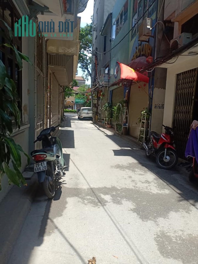 Bán nhà 2 tầng phố Nguyễn Văn Cừ,Long Biên,đường thông ô tô,99m,mt 5m,giá 10,2 tỷ.