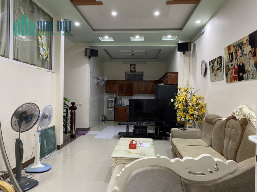 NP111 Gia chủ mua biệt thự Vinhomes, cần bán nhà 4 tầng tự xây độc lập ngõ ô tô tại Hùng Duệ Vương