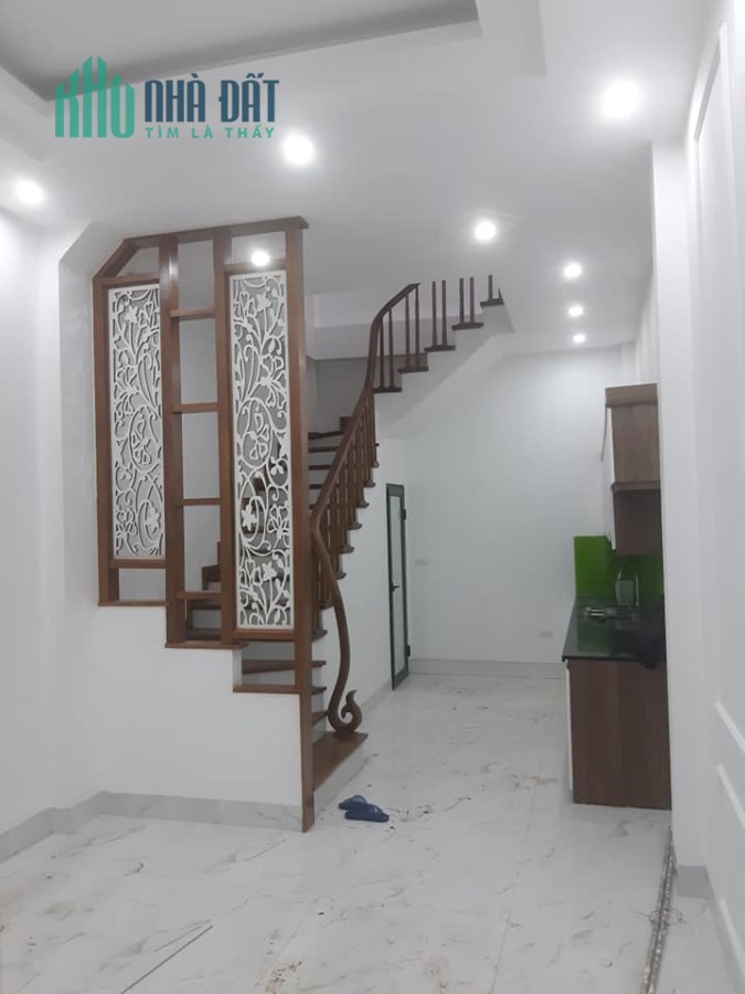 Bán nhà Cổ Nhuế, Bắc Từ Liêm. Lô góc, 2 mặt thoáng. 36m*5 tầng, nhỉnh 3 tỷ.