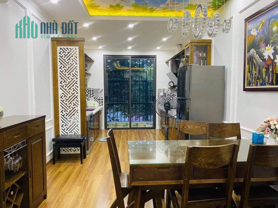 Bán nhà 77m x 5T đường Nguyễn Hoàng Tôn, Tây Hồ, Ô tô vào nhà