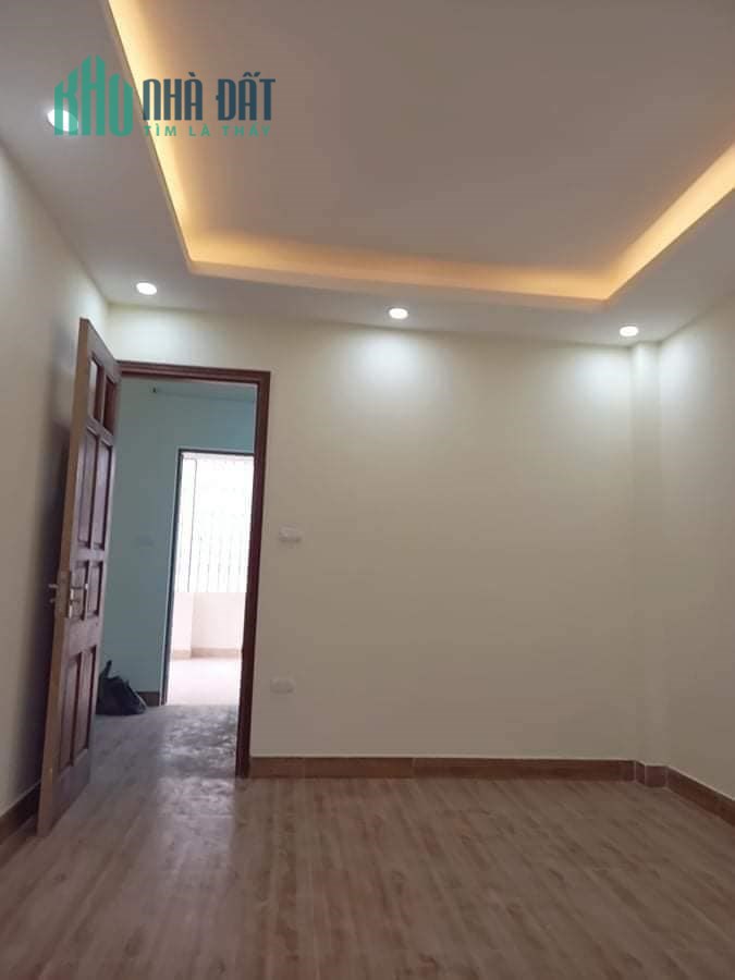 Cần Bán Gấp Nhà Ngõ 479 Lĩnh Nam diện tích 30m²*5T Giá 3tỷ
