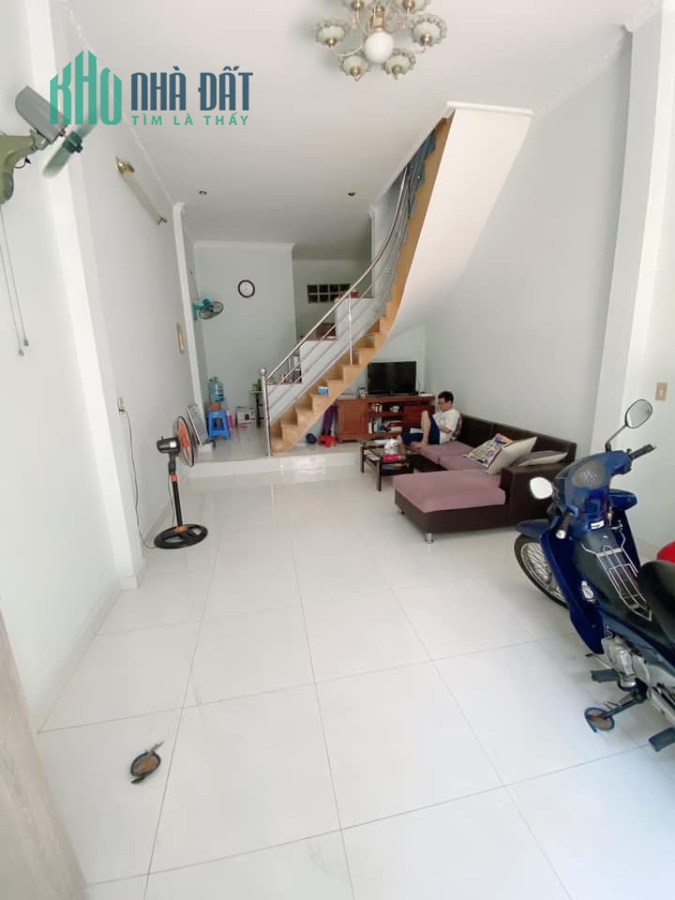 Bán nhà 44m2, 1 lầu, giá 4,5 tỷ đường Âu Cơ, P.10, Q.Tân Bình.