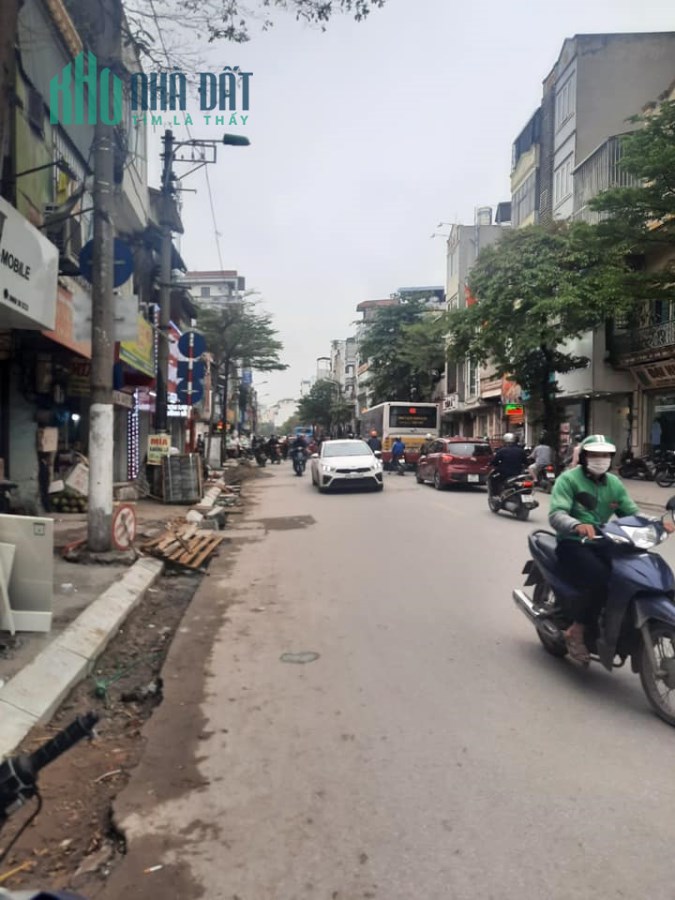 Bán nhà mặt phố Khâm Thiên, vỉa hè rộng, kinh doanh sầm uất, 99m2x4 tầng, Giá 25 Tỷ