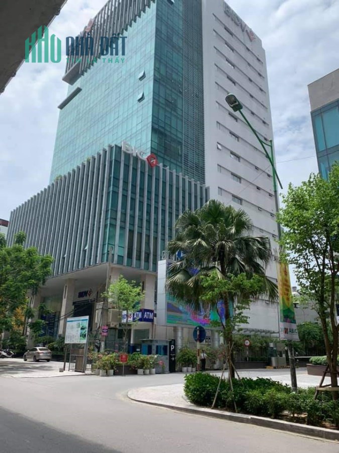 Bán tòa nhà văn phòng phố Trần Thái Tông, DT 500m2 x MT 16.5m, 15 tầng, giá 282 tỷ