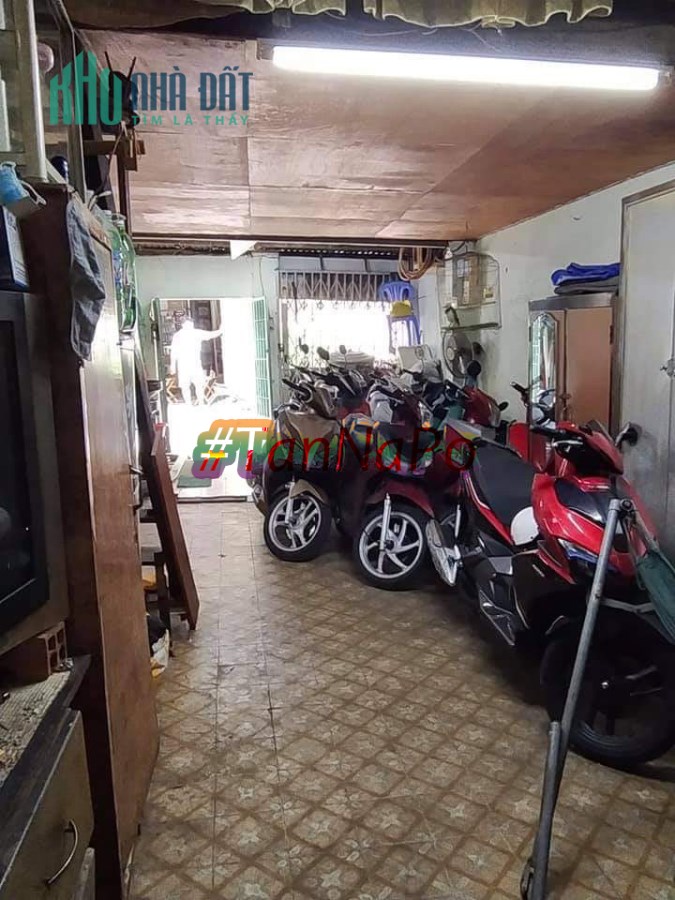 Bán nhà giáp Quận 1 DT 50m2 Kinh doanh Hẻm 3 Gác sát mặt tiền Giá 4 Tỷ