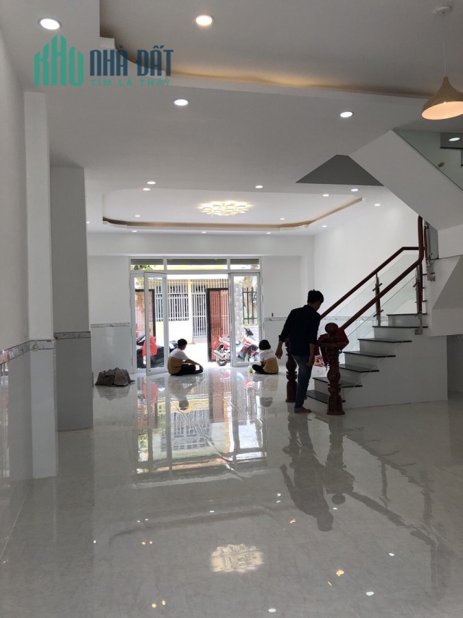 Nhà 1 trệt 2 lầu xây mới tại KĐT Five Star Eco City, 90m2, sổ hồng riêng