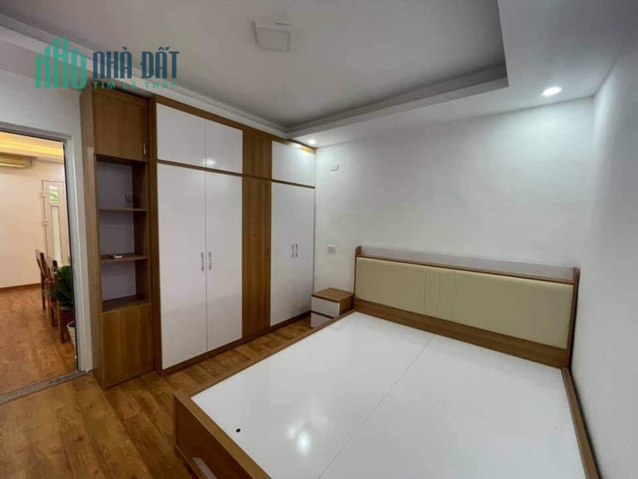 Bán nhà tập thể Thành Công, Ba Đình 107m, mặt tiền 5m, giá 2.3 tỷ, nhà đẹp ở luôn.