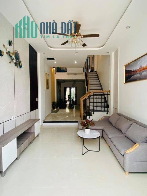 Bán  nhà Yec Xanh, 48m2*5 tầng, 6.8 tỷ, oto cách 30m