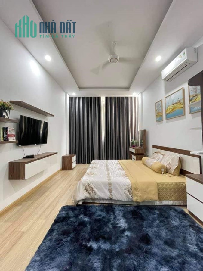 Rất hiếm nhà Kim Đồng, 55m2*5 tầng, 4.2 tỷ, vài bước ra phố