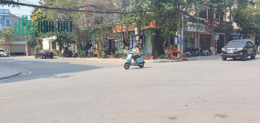 Bán nhà 3 tầng Liên Bảo, Vĩnh Yên 90M2, GIÁ: 4.2 TỶ.Liên hệ: 0986.797.222-0986.454.393