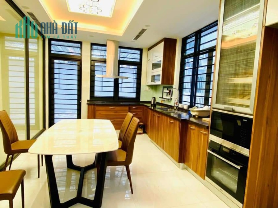 Bán Shophouse 120m x 6T phố Xuân La, Tây Hồ