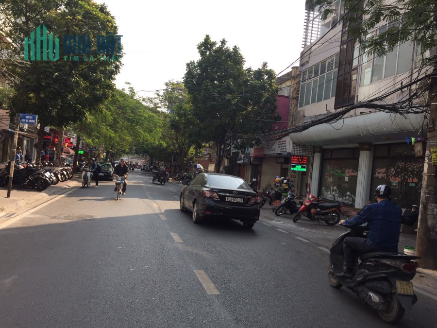 Bán nhà mặt đường Cát Dài - Hai Bà Trưng mặt tiền gần 5m giá chỉ 10,8 tỷ