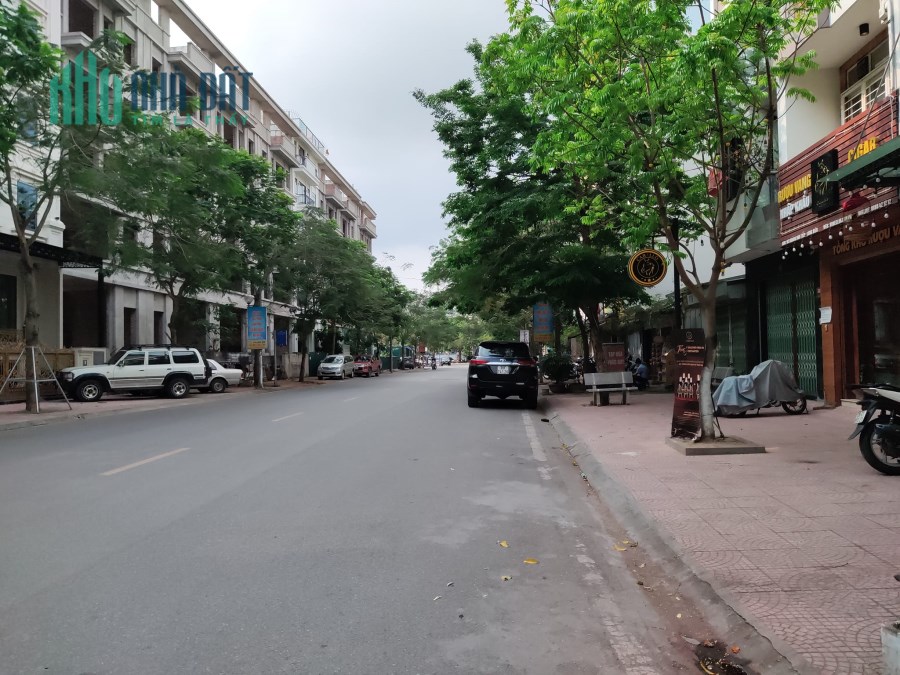 Bán nhà phố Hoàng Như Tiếp,Long Biên,đường thông ô tô tránh,75m,4 tầng,giá 7,6 tỷ.