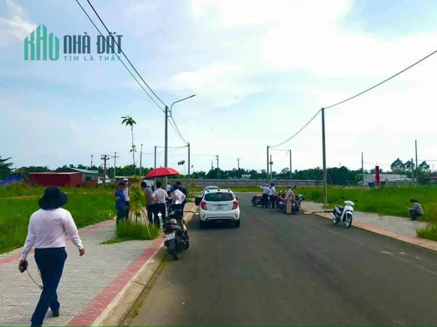 Bán nền trục đường chính giá thấp hơn thị trường
