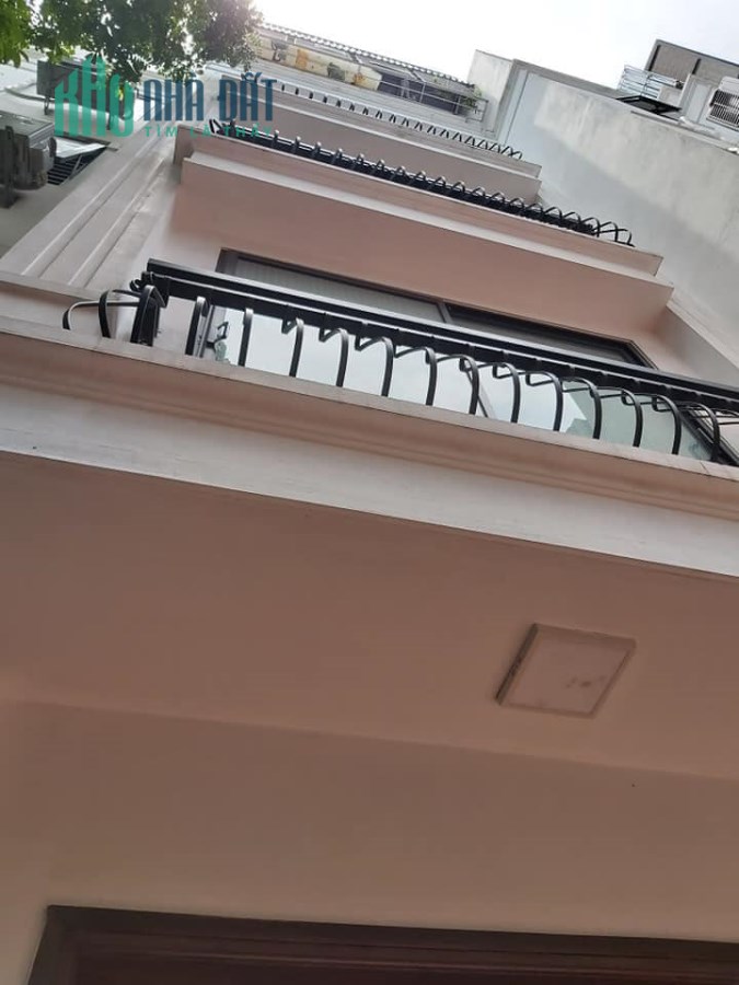 SIÊU PHẨM LONG BIÊN BA BƯỚC RA BIG C, NGÕ BA GÁC PHI VÈO VÈO GIÁ NHỈNH 3 TỶ
