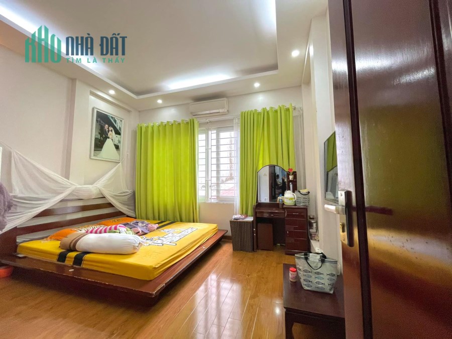 Nhà cán bộ lão thành 45m2*4T Hồng Mai,ngõ oto chỉ 2.7 tỷ