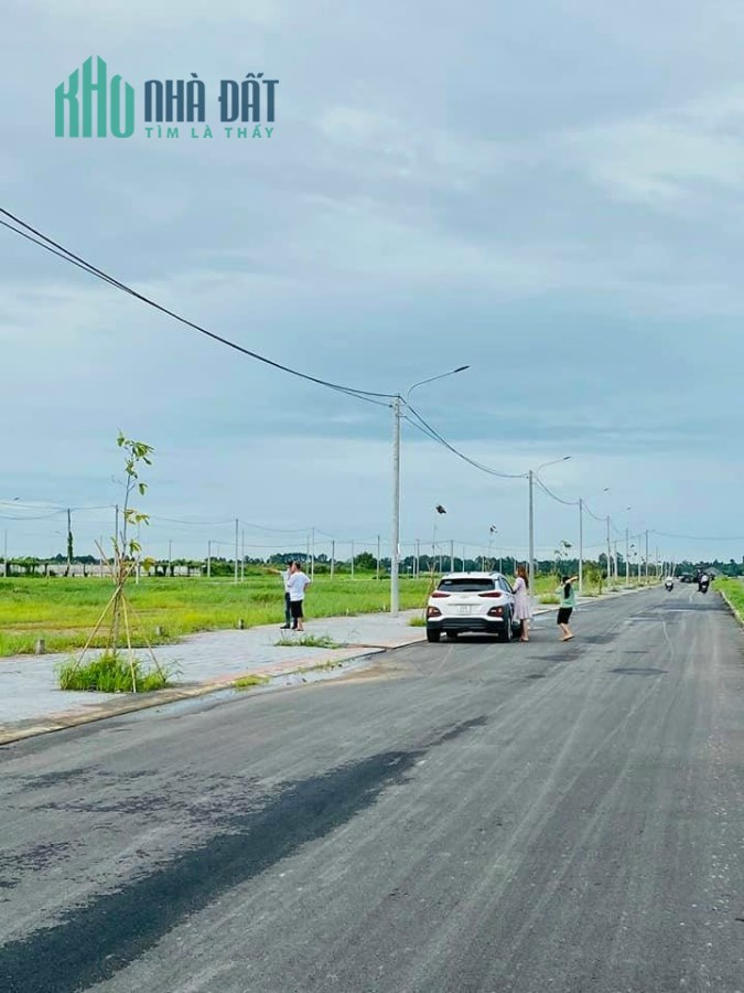 CẦN BÁN GẤP ĐẤT NỀN VEN SÔNG GIÁ THẤP HƠN THỊ TRƯỜNG 100M2