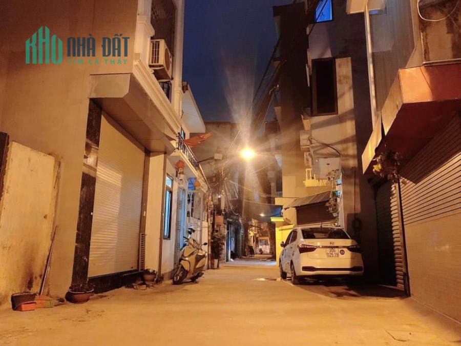 CÓ 1 KHÔNG HAI,Định Công Thượng 36m2/4 tầng/mt 4m ô tô vào nhà
