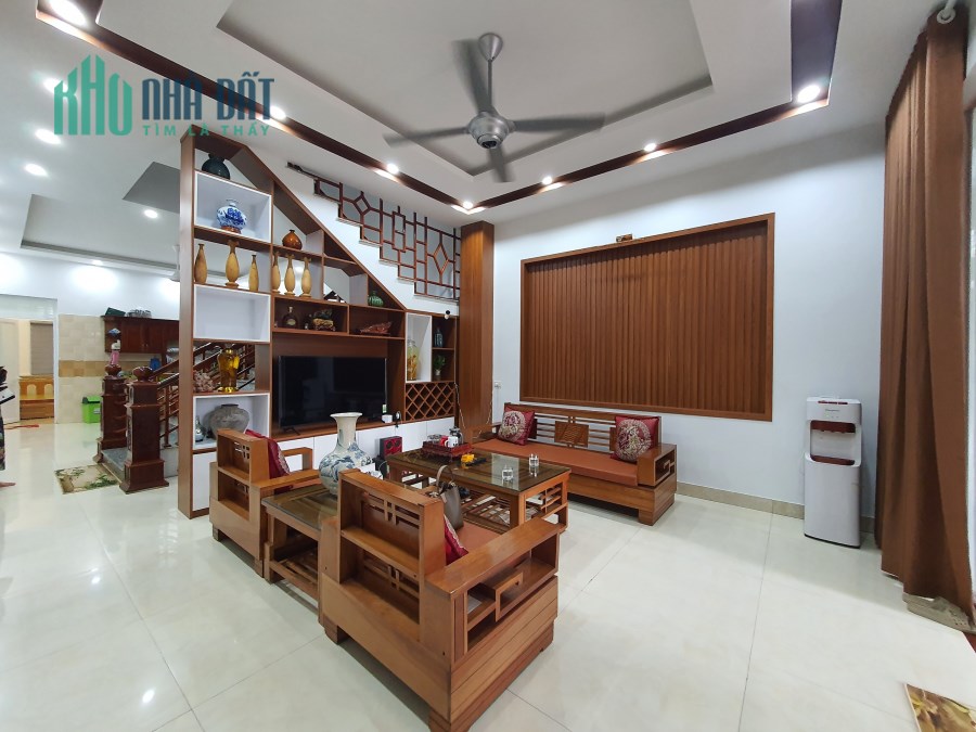 Bán nhà 3 tầng tại Khai Quang, Vĩnh Yên  100m2, giá: 4,x Tỷ.Liên hệ: 0986.797.222-0986.454.393