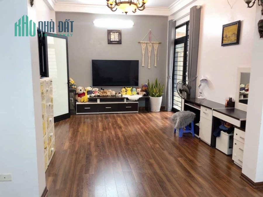Bán gấp nhà Tràng Tiền, 63m2*5 tầng, 7.65 tỷ, nhà phân lô