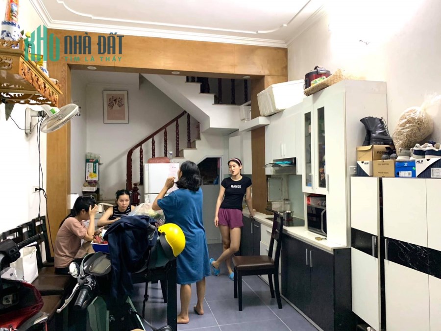 Cực hiếm hơn 2 tỷ nhà Định Công Thượng. 4 tầng đủ công năng