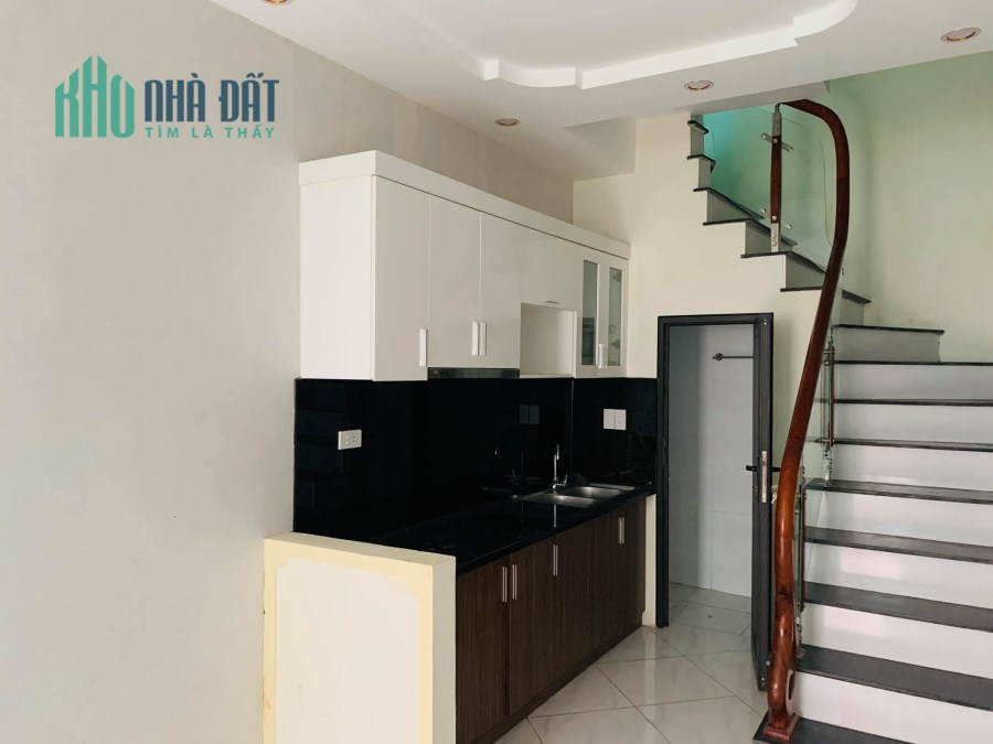 Siêu rẻ cần bán gấp nhà Đê Tô Hoàng, 25M, 4T đẹp, tiện nghi, ngõ thông, giá 1.55 tỷ