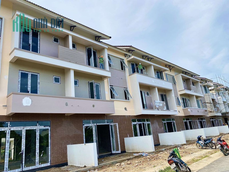 Bán nhà gần bệnh viện, trưòng học thuận tiện kinh doanh giá chỉ 4,x tỷ